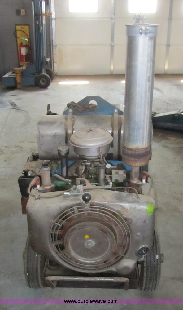 image for item 6432 1969 Miller 200 amp welder/generator