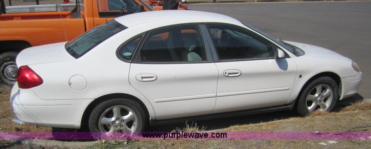 image for item 6434 2002 Ford Taurus SE