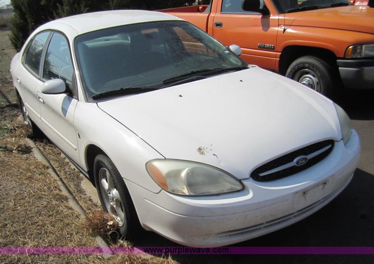 image for item 6434 2002 Ford Taurus SE