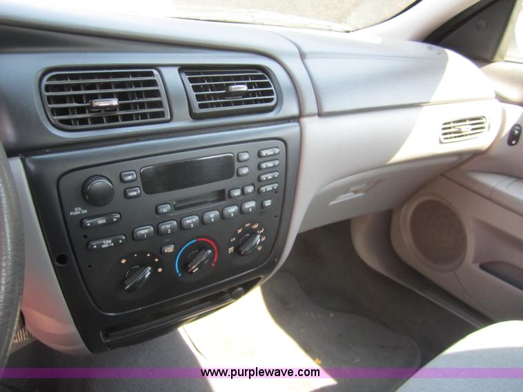 image for item 6434 2002 Ford Taurus SE