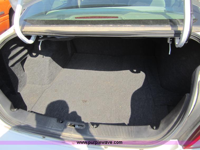 image for item 6434 2002 Ford Taurus SE