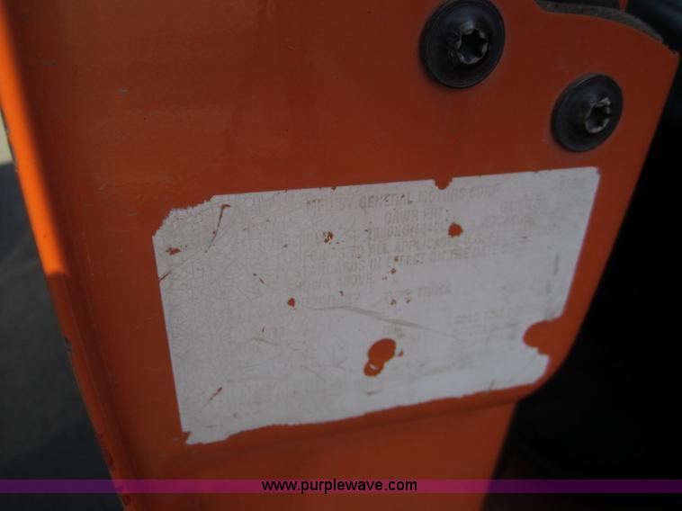 image for item 6435 2002 Chevrolet Silverado C2500HD pickup truck