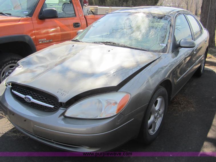 image for item 6436 2002 Ford Taurus SE