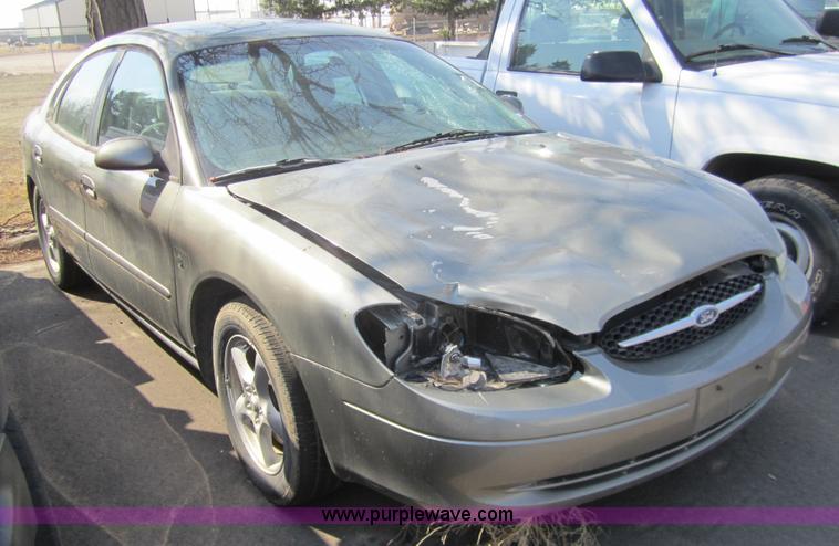image for item 6436 2002 Ford Taurus SE
