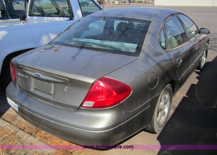 image for item 6436 2002 Ford Taurus SE