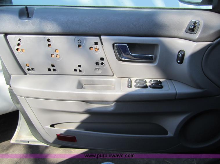 image for item 6436 2002 Ford Taurus SE