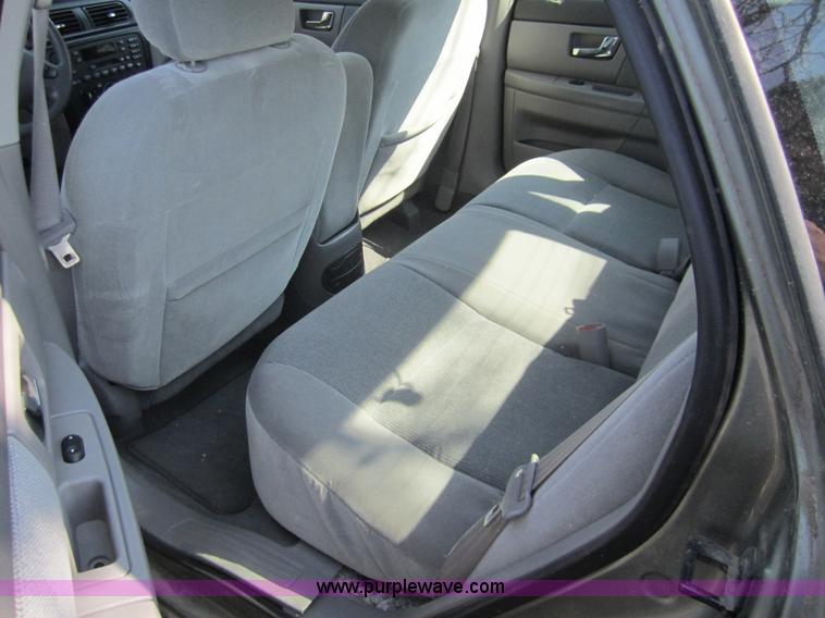 image for item 6436 2002 Ford Taurus SE