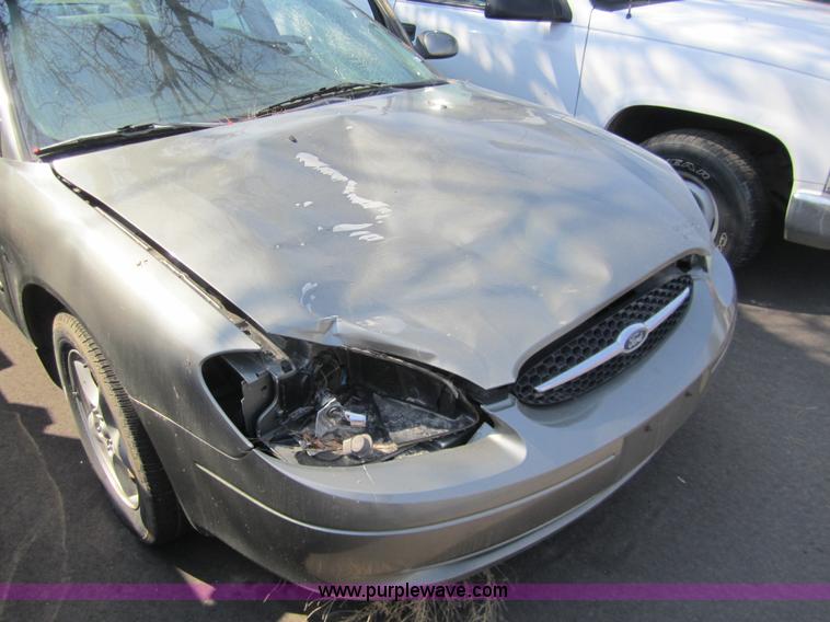 image for item 6436 2002 Ford Taurus SE