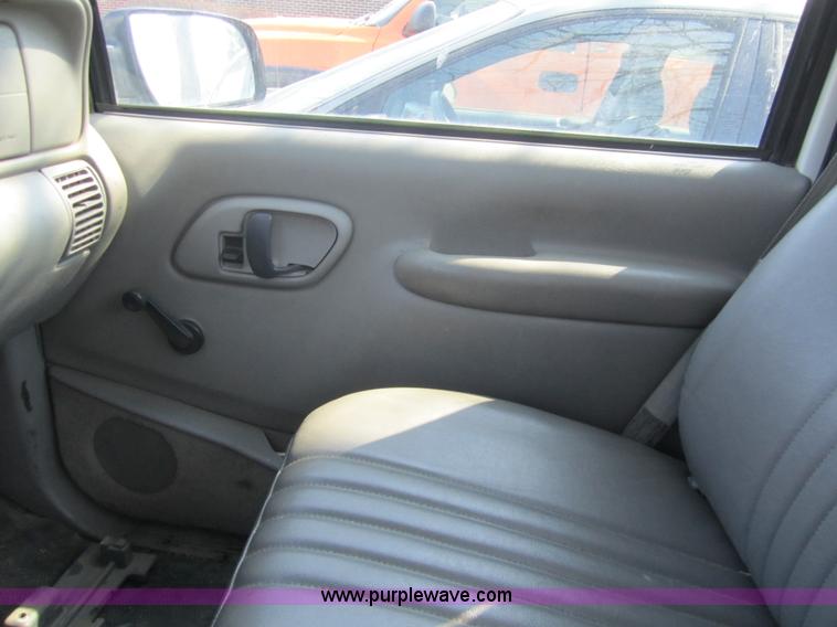 image for item 6437 1997 Chevrolet C1500 pickup truck