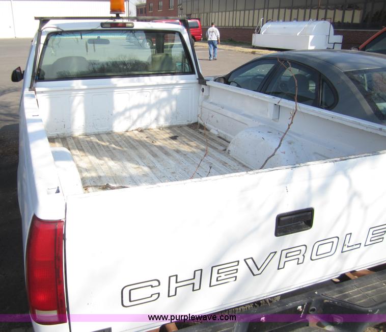 image for item 6437 1997 Chevrolet C1500 pickup truck