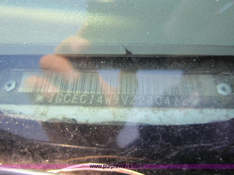 image for item 6437 1997 Chevrolet C1500 pickup truck