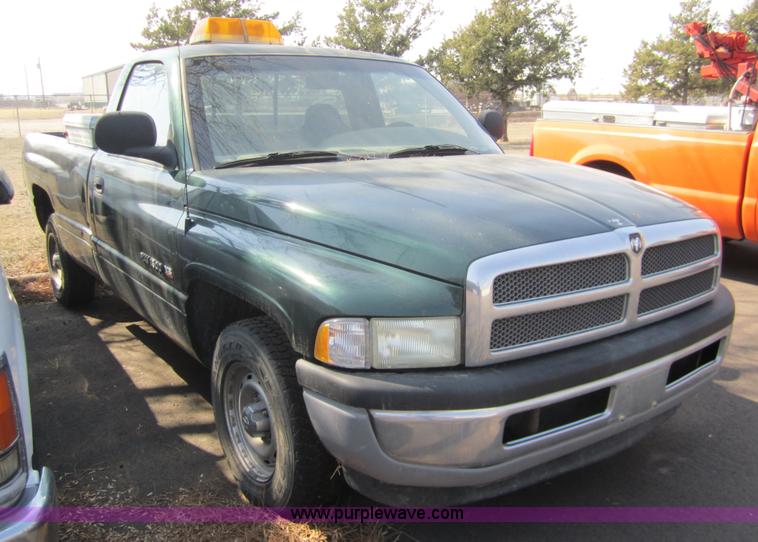 image for item 6438 1999 Dodge Ram 1500 pickup truck