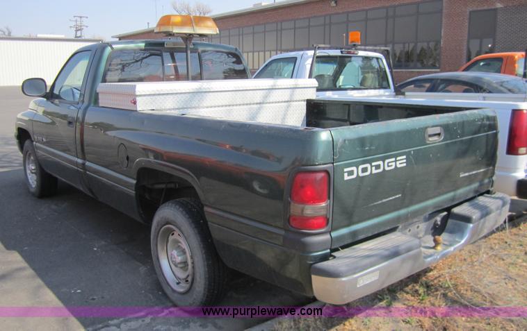image for item 6438 1999 Dodge Ram 1500 pickup truck