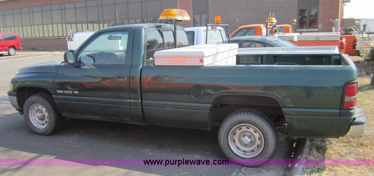 image for item 6438 1999 Dodge Ram 1500 pickup truck