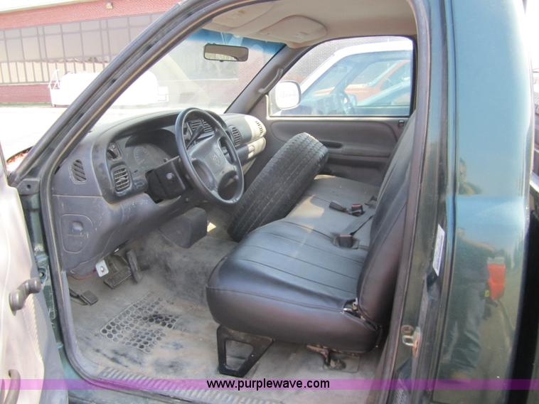 image for item 6438 1999 Dodge Ram 1500 pickup truck