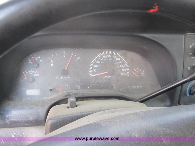 image for item 6438 1999 Dodge Ram 1500 pickup truck