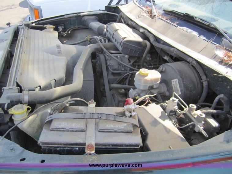 image for item 6438 1999 Dodge Ram 1500 pickup truck