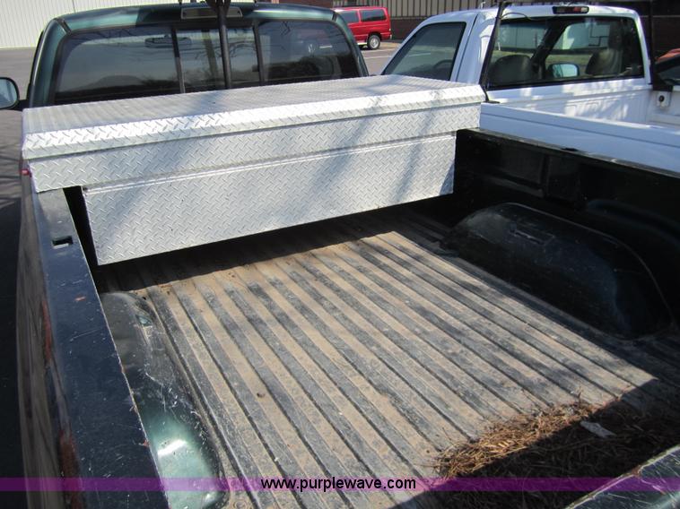 image for item 6438 1999 Dodge Ram 1500 pickup truck