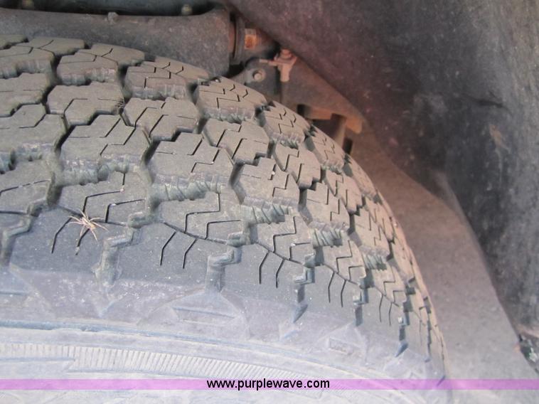 image for item 6438 1999 Dodge Ram 1500 pickup truck