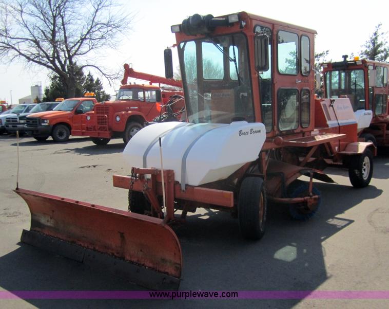 image for item 6442 2000 Broce RC-350 self propelled broom