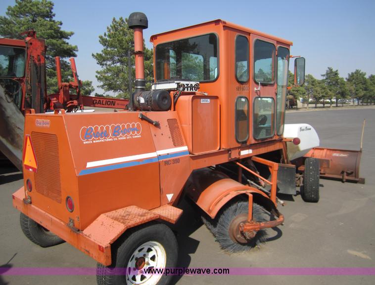 image for item 6442 2000 Broce RC-350 self propelled broom