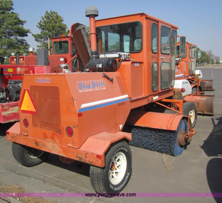 image for item 6443 2000 Broce RC-350 self propelled broom