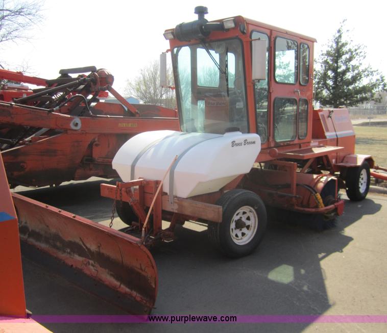 image for item 6443 2000 Broce RC-350 self propelled broom