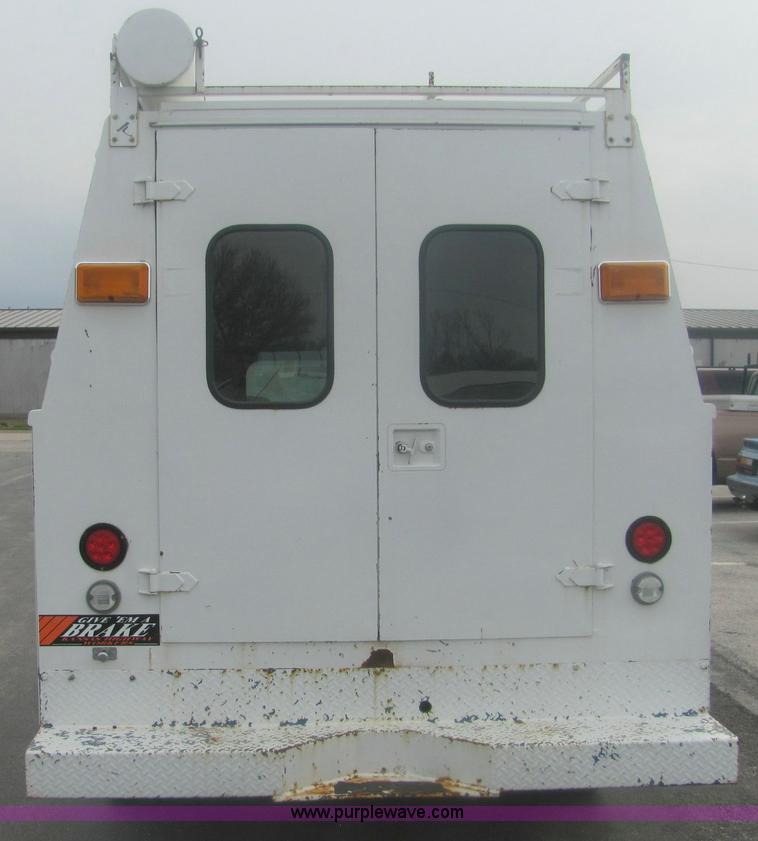 image for item 7035 1999 Chevrolet C2500 pickup truck