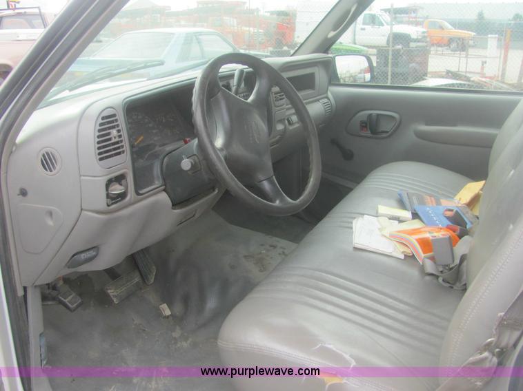 image for item 7035 1999 Chevrolet C2500 pickup truck