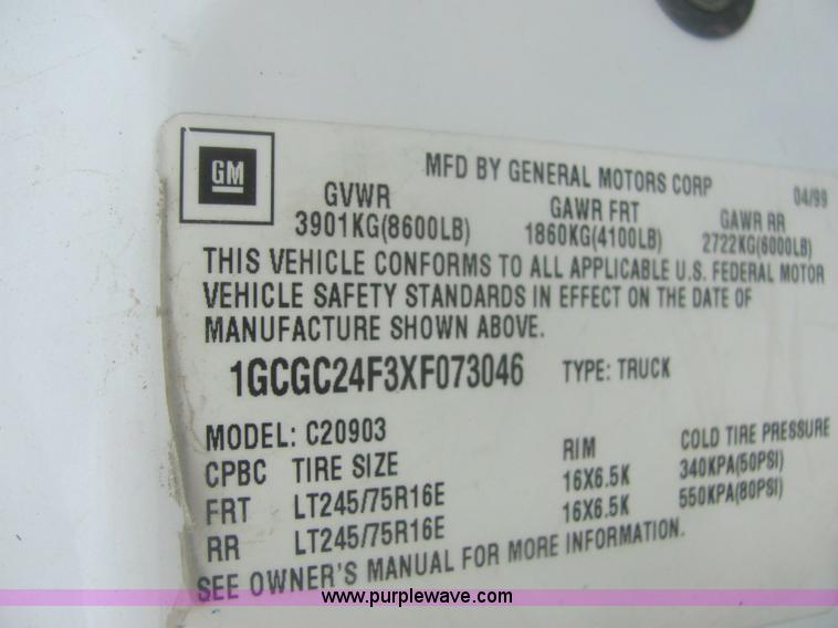 image for item 7035 1999 Chevrolet C2500 pickup truck