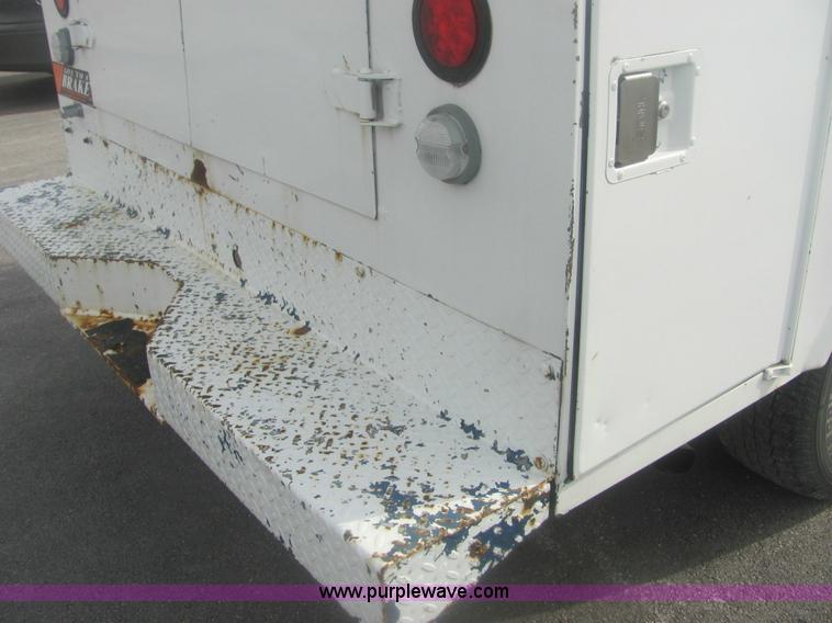 image for item 7035 1999 Chevrolet C2500 pickup truck