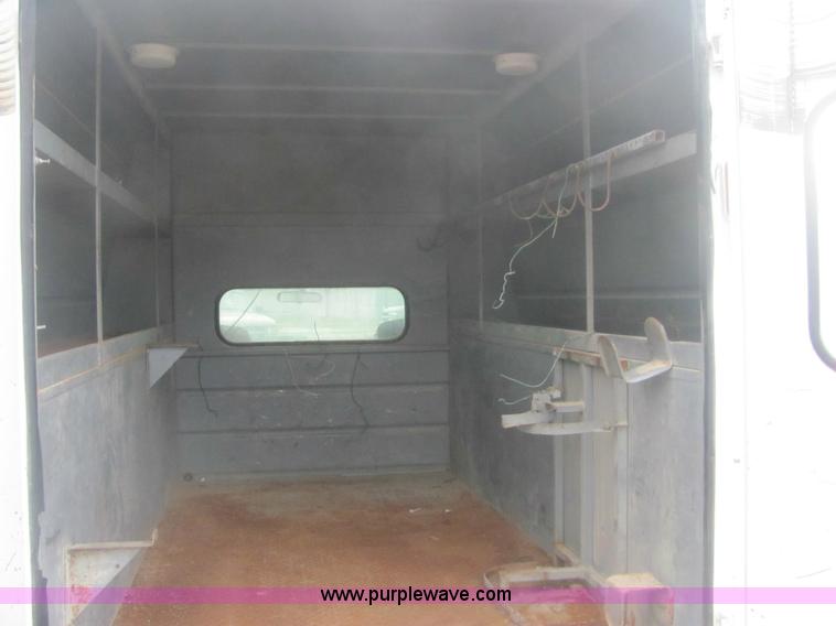 image for item 7035 1999 Chevrolet C2500 pickup truck