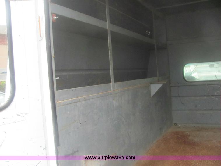 image for item 7035 1999 Chevrolet C2500 pickup truck