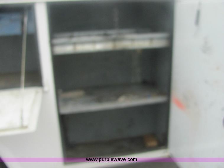 image for item 7035 1999 Chevrolet C2500 pickup truck