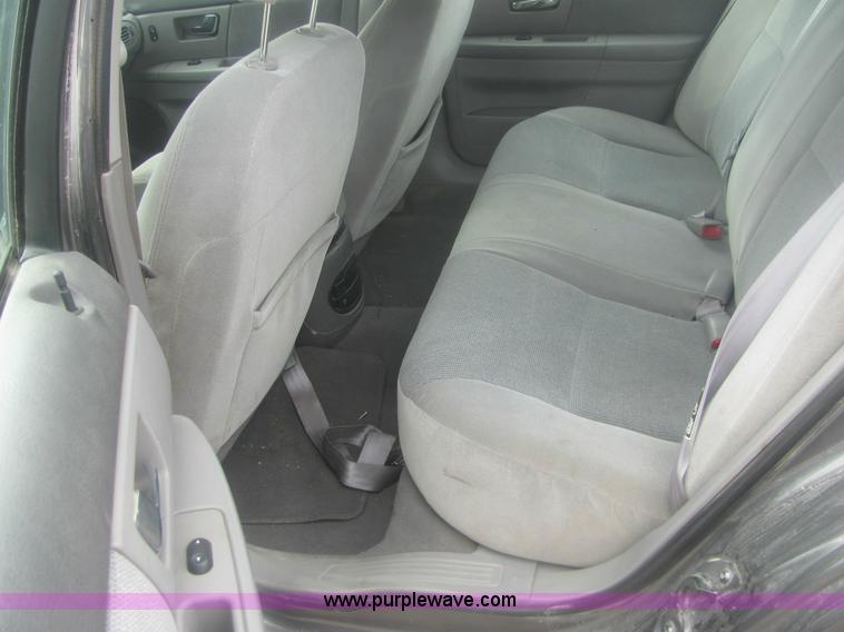 image for item 7036 2002 Ford Taurus SE