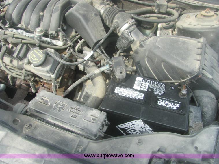 image for item 7036 2002 Ford Taurus SE