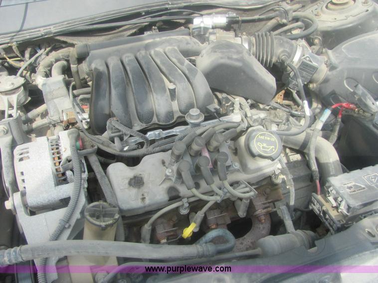 image for item 7036 2002 Ford Taurus SE
