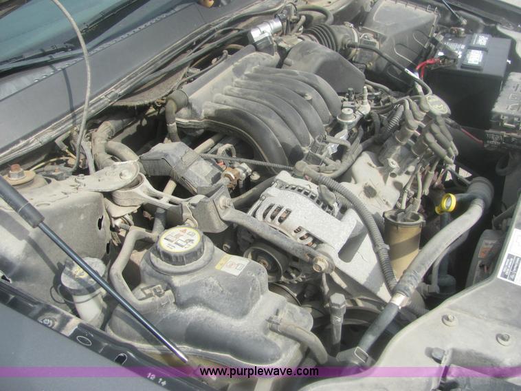 image for item 7036 2002 Ford Taurus SE