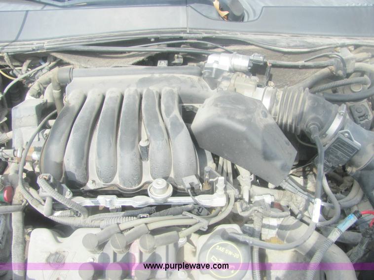 image for item 7036 2002 Ford Taurus SE