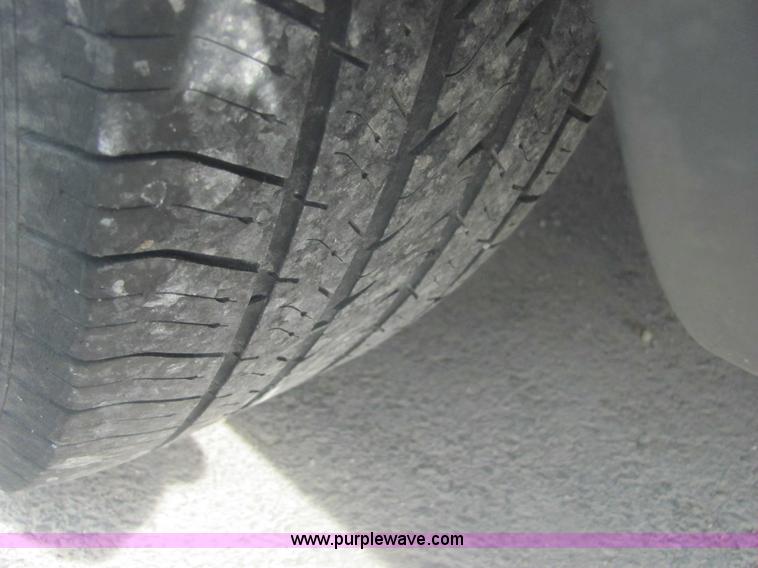 image for item 7036 2002 Ford Taurus SE