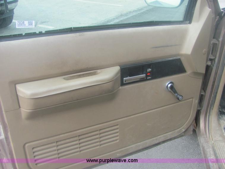 image for item 7038 1994 Chevrolet C1500 W/T pickup truck