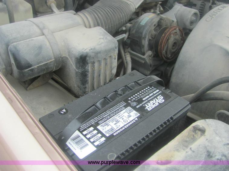 image for item 7038 1994 Chevrolet C1500 W/T pickup truck