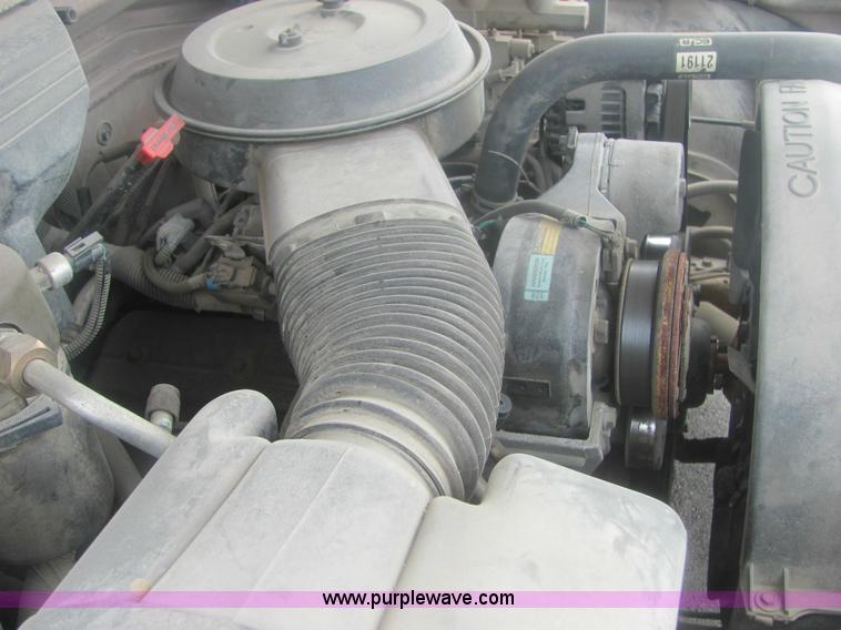 image for item 7038 1994 Chevrolet C1500 W/T pickup truck