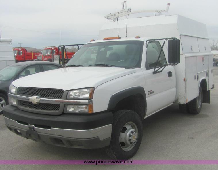 image for item 9151 2003 Chevrolet C3500 Silverado pickup truck