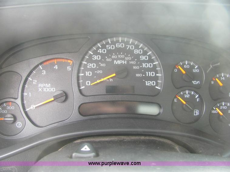 image for item 9151 2003 Chevrolet C3500 Silverado pickup truck