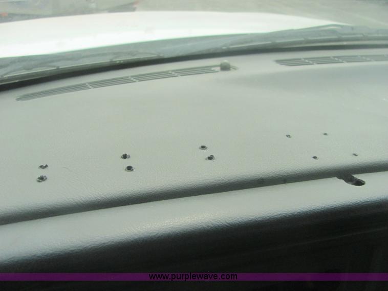 image for item 9151 2003 Chevrolet C3500 Silverado pickup truck