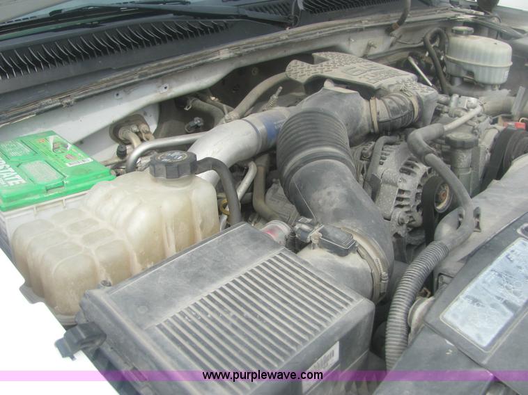 image for item 9151 2003 Chevrolet C3500 Silverado pickup truck