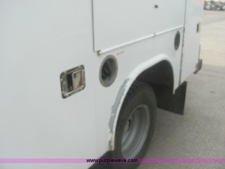 image for item 9151 2003 Chevrolet C3500 Silverado pickup truck