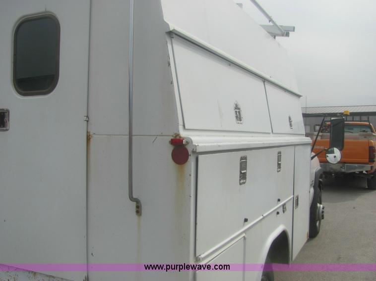 image for item 9151 2003 Chevrolet C3500 Silverado pickup truck