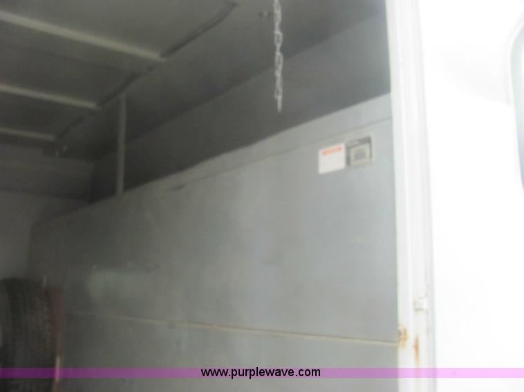 image for item 9151 2003 Chevrolet C3500 Silverado pickup truck